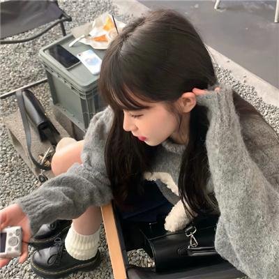 男孩超级白